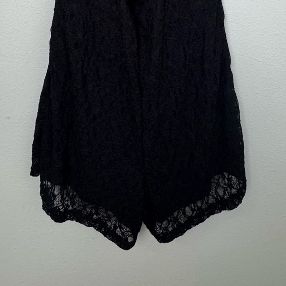 NWT Le Lis Black Lace Open Back Micro Romper / Bodysuit Romper Size Large - Picture 5 of 15